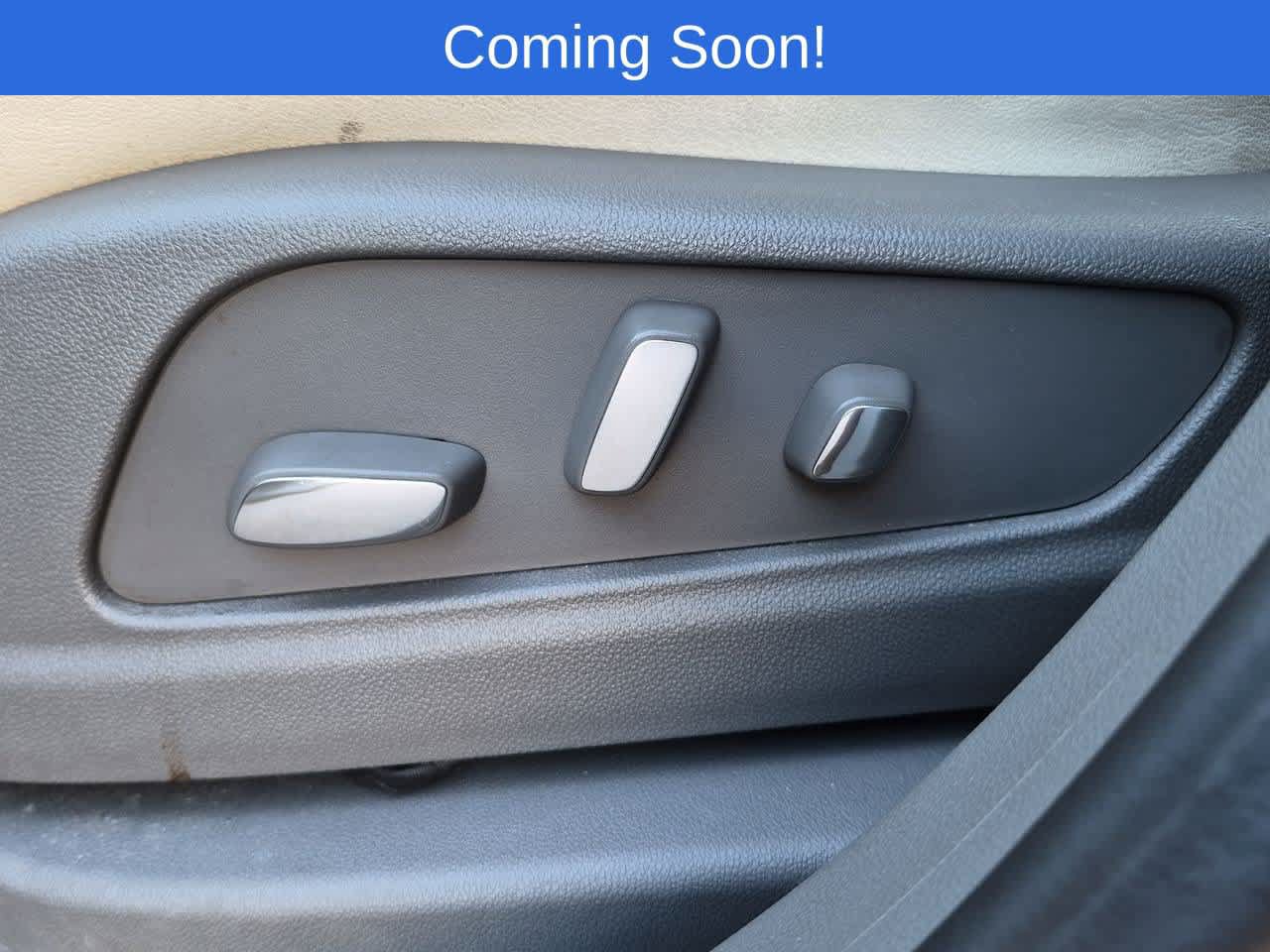 Used 2024 Cadillac XT5 Premium Luxury w/ LPO, Floor Liner Package AWD/4WD image 17