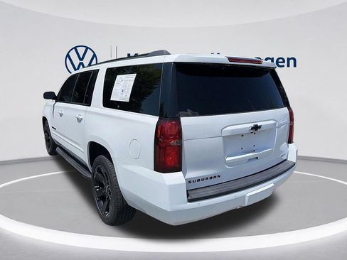 Used 2020 Chevrolet Suburban Premier AWD/4WD image 3