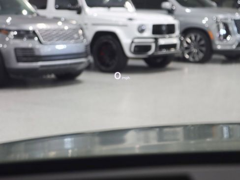 Used 2019 Bentley Bentayga image 19