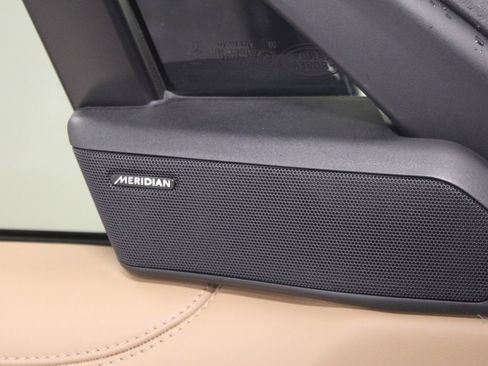 Used 2024 Land Rover Range Rover SE image 14