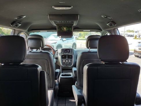 Used 2018 Dodge Grand Caravan SXT w/ Blacktop Package FWD image 34