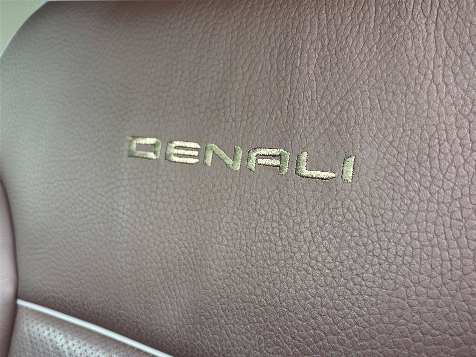 Used 2022 GMC Sierra 1500 Denali AWD/4WD image 44