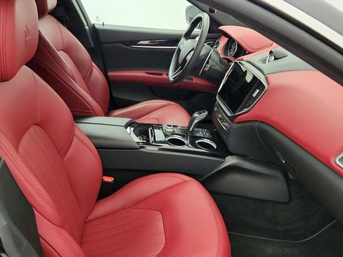 Used 2023 Maserati Ghibli Modena image 24