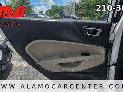 Used 2016 Ford Fiesta SE FWD image 27