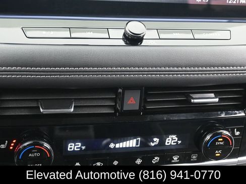 Used 2025 Nissan Rogue SL FWD image 12