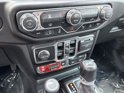 Used 2020 Jeep Wrangler Unlimited Rubicon w/ Quick Order Package 28Y Recon AWD/4WD image 29