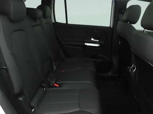 Used 2026 Mercedes-Benz GLB 250 image 29