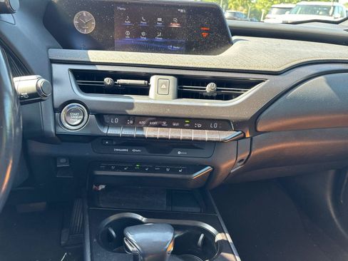 Used 2021 Lexus UX 200 w/ Premium Package FWD image 26