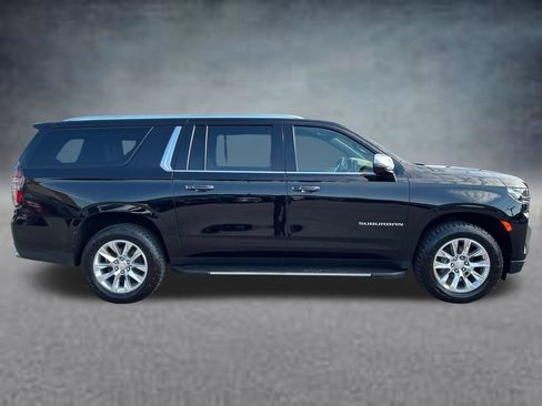 Used 2024 Chevrolet Suburban Premier AWD/4WD image 7
