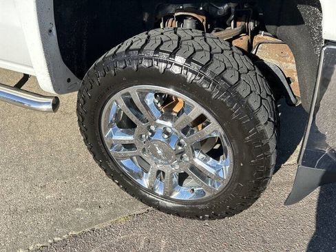 Used 2015 Chevrolet Silverado 2500 LT w/ LT Convenience Package image 10