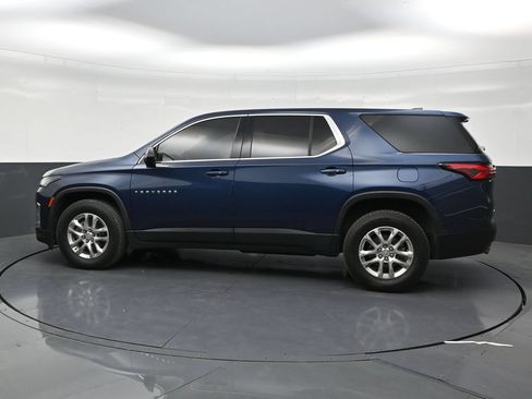 Used 2022 Chevrolet Traverse LS FWD image 2