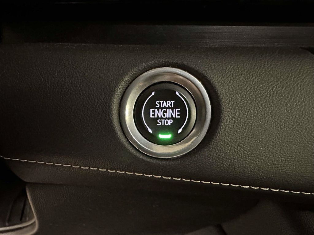 Certified 2022 Cadillac Escalade ESV Sport w/ Touring Package AWD/4WD image 31