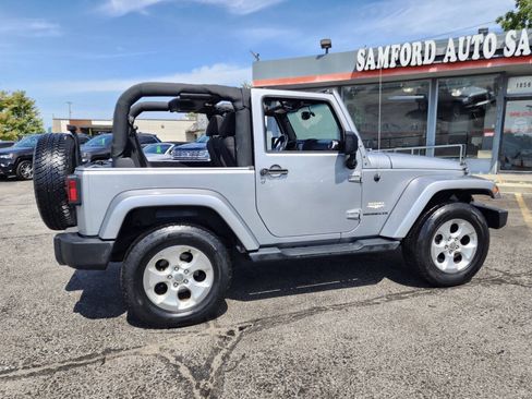 Used 2014 Jeep Wrangler Sahara AWD/4WD image 16