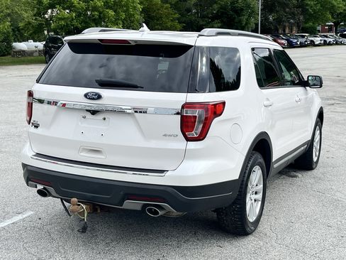 Used 2018 Ford Explorer XLT w/ Equipment Group 201A AWD/4WD image 7