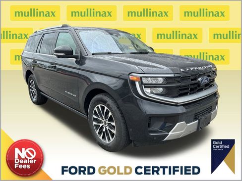 Used 2025 Ford Expedition Platinum AWD/4WD image 1