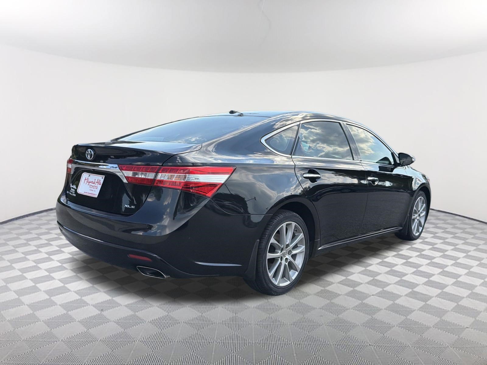 Used 2014 Toyota Avalon XLE Touring FWD image 15