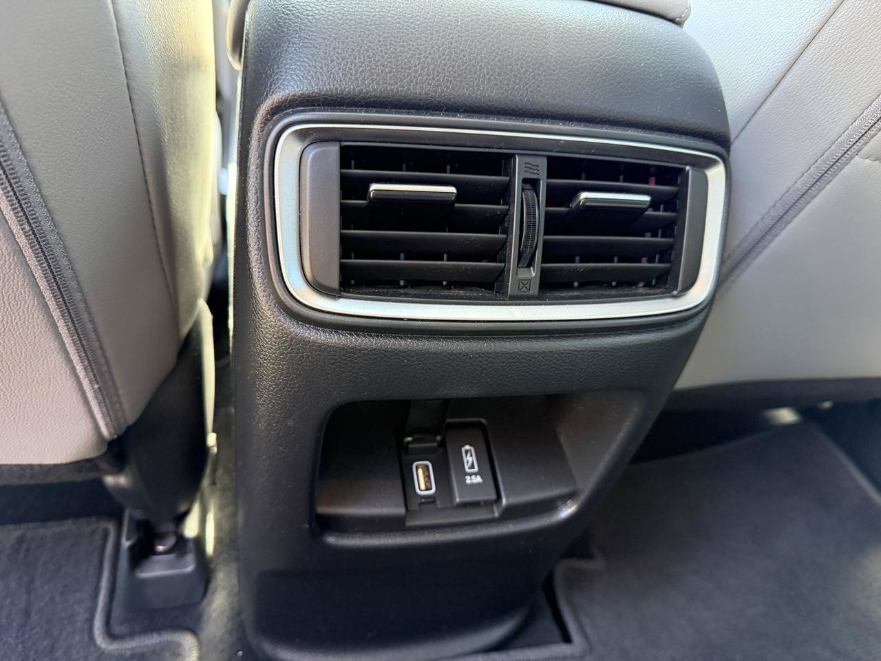 Used 2018 Honda CR-V Touring image 9