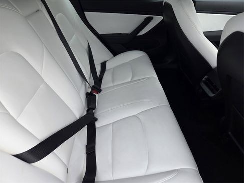 Used 2021 Tesla Model 3 Standard Range Plus image 28