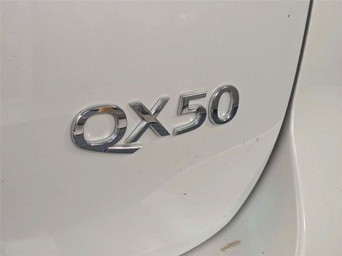 Used 2017 INFINITI QX50 2WD w/ Technology Package image 8
