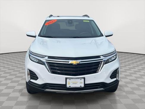 Used 2023 Chevrolet Equinox LT image 2