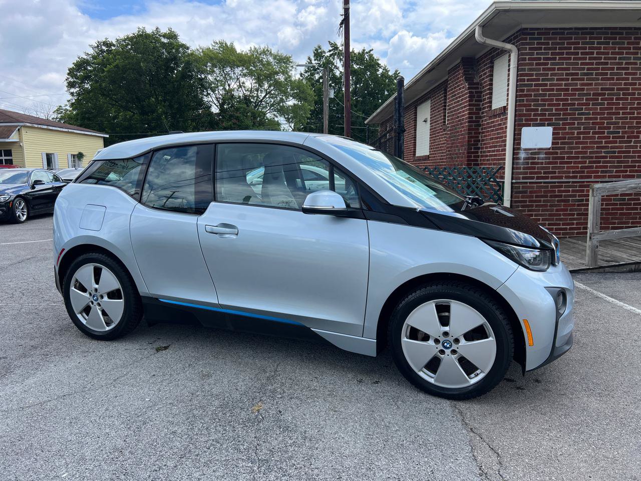 Used 2014 BMW i3 RWD image 2