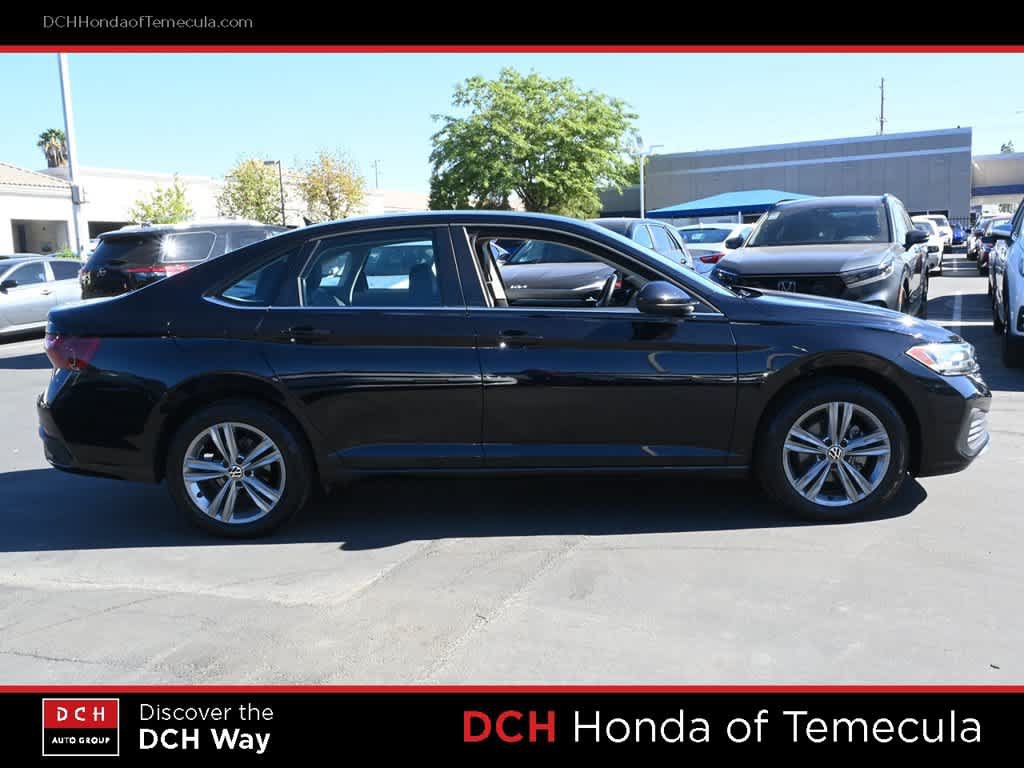 Used 2024 Volkswagen Jetta SE FWD image 5
