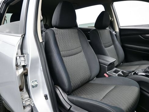 Used 2018 Nissan Rogue SV FWD image 14