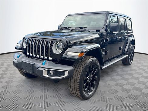 Used 2023 Jeep Wrangler Unlimited Sahara w/ Cold Weather Group image 4