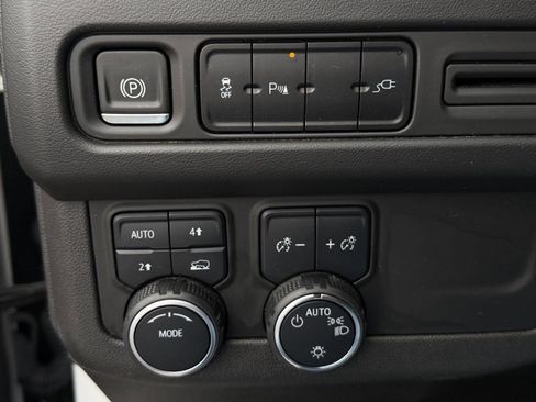 Used 2021 Chevrolet Suburban RST w/ Rear Media and Nav Package image 21