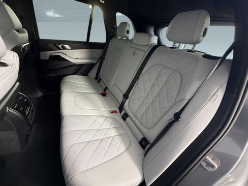 Used 2024 BMW X5 sDrive40i w/ Premium Package RWD image 24