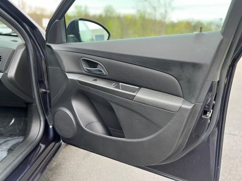 Used 2016 Chevrolet Cruze LT FWD image 39