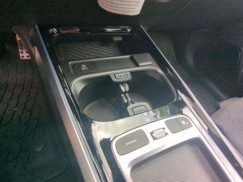 Used 2024 Mercedes-Benz EQB 300 4MATIC image 9