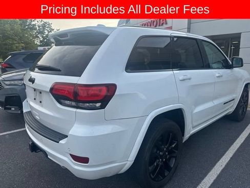 Used 2019 Jeep Grand Cherokee Altitude AWD/4WD image 16