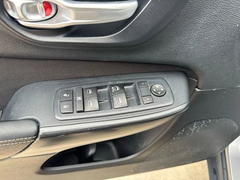 Used 2016 Jeep Cherokee Latitude w/ Safety/Convenience Group image 21