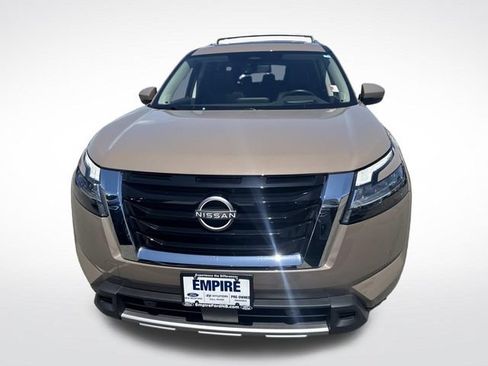 Used 2023 Nissan Pathfinder Platinum AWD/4WD image 11