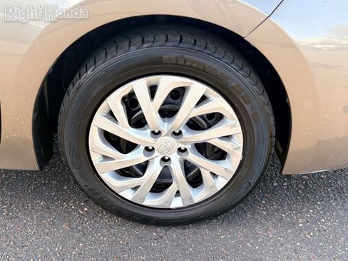 Used 2019 Toyota Corolla L image 10