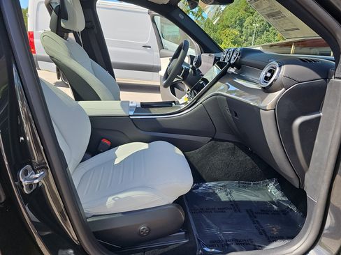 New 2026 Mercedes-Benz GLC 300 image 10