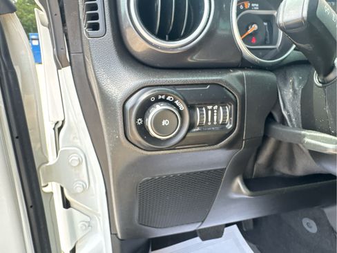 Used 2021 Jeep Wrangler Unlimited Sahara AWD/4WD image 24