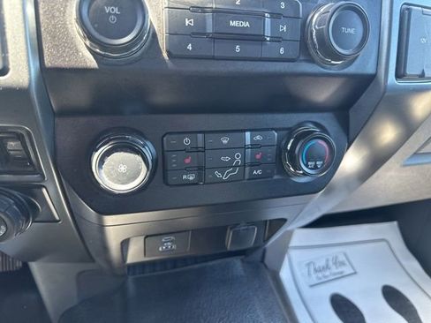 Used 2022 Ford F350 XLT w/ XLT Premium Package AWD/4WD image 40