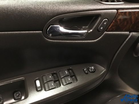 Used 2014 Chevrolet Impala LT w/ LT Sunroof Package image 19