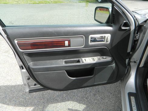 Used 2008 Lincoln MKZ FWD image 21