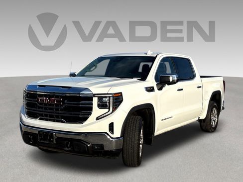 Used 2025 GMC Sierra 1500 SLT image 3