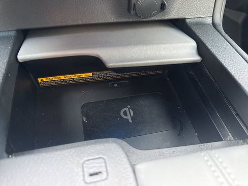 Used 2020 Toyota Avalon Limited image 7