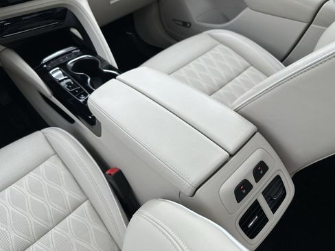 Certified 2023 Buick Envision Avenir image 20