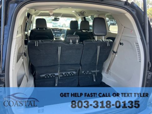 Used 2024 Chrysler Pacifica Touring-L image 17