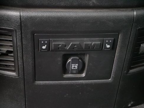 Used 2017 RAM 1500 Laramie w/ Convenience Group image 18