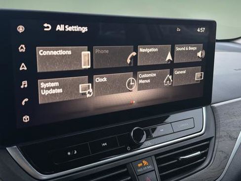 Used 2024 Nissan Altima 2.5 SV w/ SV Premium Package image 33