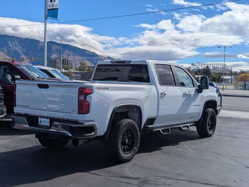 Used 2021 Chevrolet Silverado 2500 LT w/ Fleet Comfort Package AWD/4WD image 4