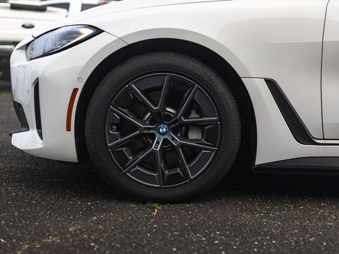 Used 2024 BMW i4 xDrive40i image 12