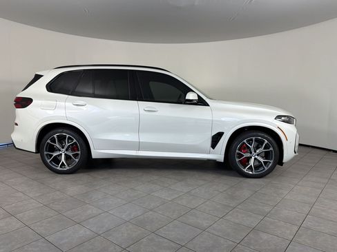 New 2026 BMW X5 xDrive40i w/ M Sport Package AWD/4WD image 8